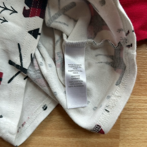 8/$25 The Children's Place Moose and Bear Festive Winter Pajama Top Kids Size 6 - Picture 5 of 9